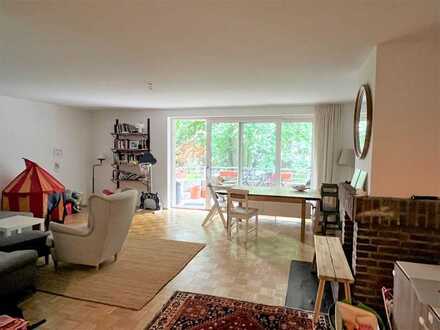 Vielseitige 4- Zimmer Wohnung mit Kamin in Düsseldorf - Golzheim