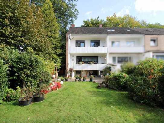 Gepflegtes Reihenendhaus mit großem Garten, 2 Balkonen und Garage in Ellenerbrok-Schewemoor