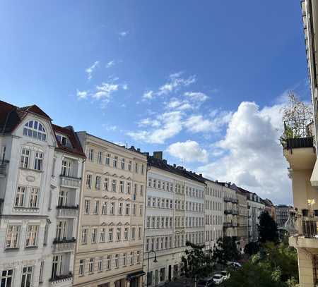 Exklusive 1,5-Zimmer-Wohnung mit Balkon und EBK in Berlin Prenzlauer Berg