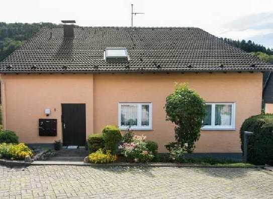 Blick in Grüne - Schöne 3,5 Zimmer-Wohnung mit Terrasse