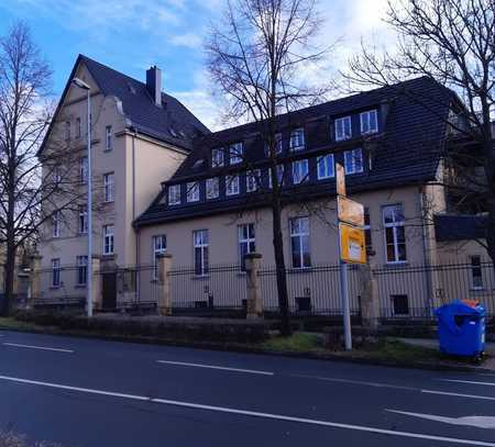 Helle, großzügige moderne 3- Raum Wohnung mit Gäste-WC su. ruhige Mieter*innen