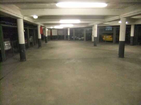 Wir haben einen Tiefgaragenplatz in der Spichernstr. zu vermieten