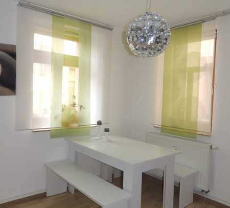 2 Zimmer Wohnung mit Einbauküche zu vermieten!
