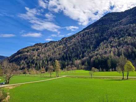 3 - Zimmer - Dachgeschosswohnung zur Miete :
83229 Aschau im Chiemgau - Ortsteil Sachrang - Huben