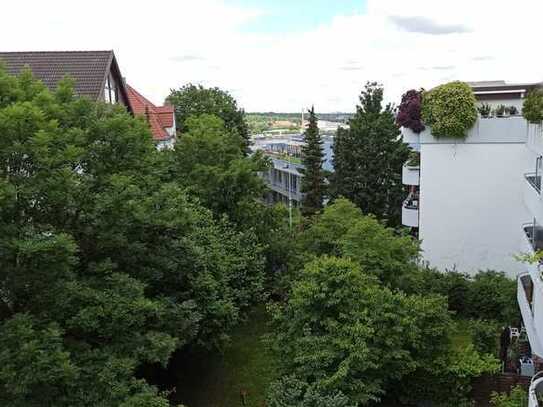 70469-Killesberg: 3 Zi., ca. 113 qm Wfl., saniert, Aufzug, S-O-Balkon, TG, EBK