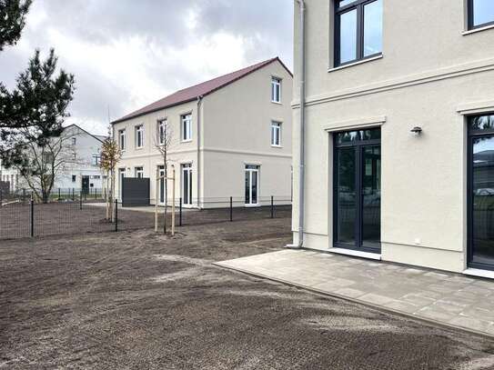 Nähe Spandau, Reinickendorf: NKM 12,95 €/ m² - 5 Zimmer inkl. Garten und Stellplatz