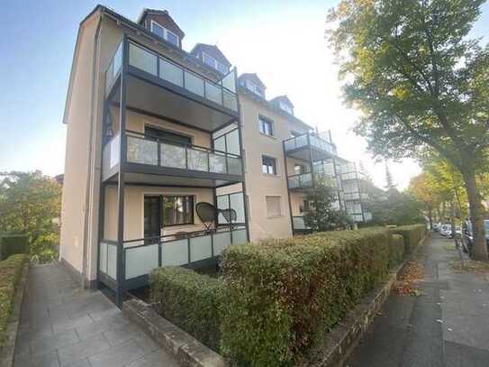 Helle & gepflegte 2 Zimmerwohnung mit großem Balkon in Top Lage in Wiesbaden!