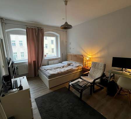 Suche Untermieter für meine möbelierte Wohnung in Berlin Friedrichshain für zwei Monate