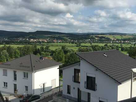 Neuwertige Wohnung mit 3 Zimmern und Balkon in Wächtersbach