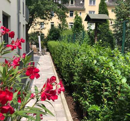 Hochwertige 2-Zimmer-Wohnung im 1. OG mit Balkon und Einbauküche in Frankfurt Sachsenhausen