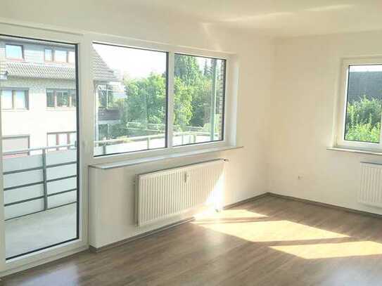 Renovierte 3 ZKB-Wohnung, 69 qm, tolle Raumaufteilung, Bad und Fenster neu