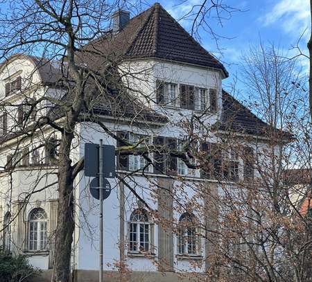 4-Zimmer Wohnung 108 qm in historischer Villa mit Blick auf den Park