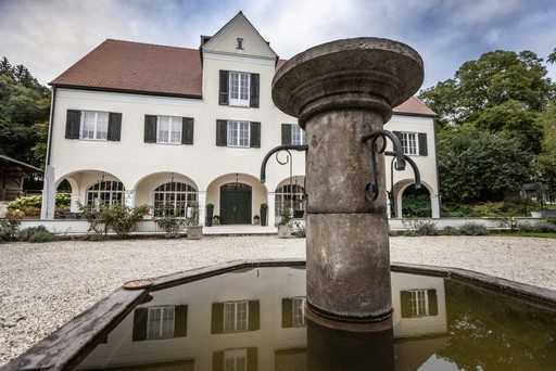 Luxuriöser Landsitz mit Gestüt und Mühle 12 ha Eigenland