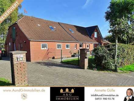 SOLIDES LANDHAUS MIT SCHEUNE, OFFENSTALL, BEWEGUNGSPLATZ, GARAGEN IN NORDSEE-NÄHE