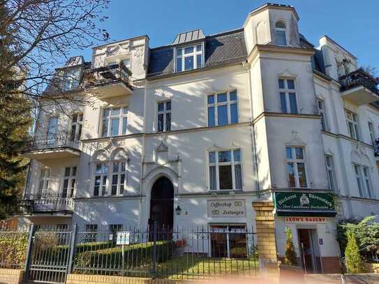 Lichterfelde West- Repräsentative Wohnung mit Grünblick, Frühstücksbalkon und Gartenmitbenutzung