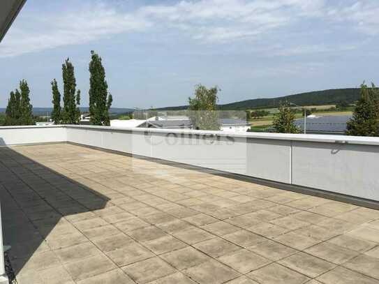 Penthouse-Büro mit großer Dachterrasse