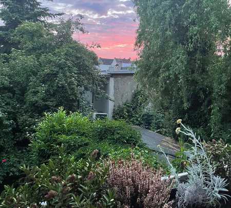 Zentrale großzügige u. helle 3-Zimmerwohnung 110 m² im 1.OG Balkon u. Garten in Essen Rüttenscheid