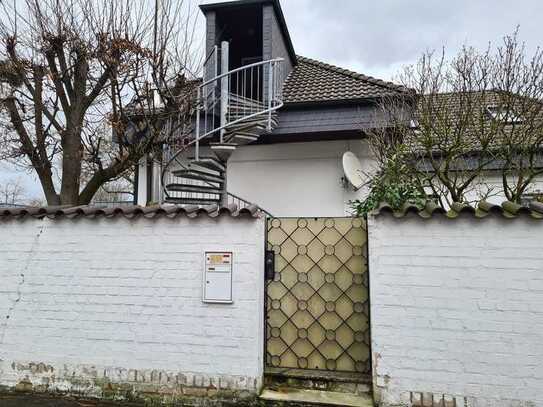 Schöne, geräumige zwei Zimmer Wohnung in Köln, Widdersdorf