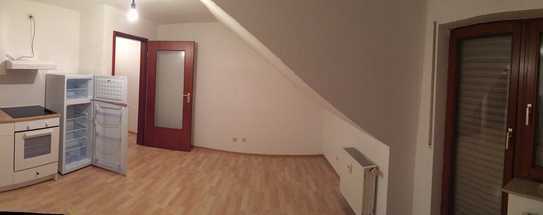 1-Zimmer-Dachgeschosswohnung mit Balkon und Einbauküche in Nürtingen