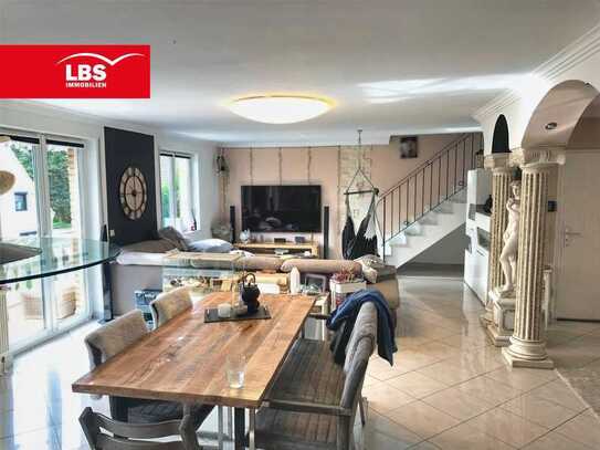 Exklusive 120m²-Maisonettewohnung in moderner italienischer Villa!