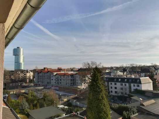 Schöne und sanierte 2-Zimmer-Dachgeschosswohnung mit gehobener Innenausstattung in Bochum