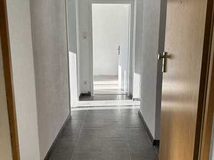 Geschmackvolle Wohnung mit drei Zimmern sowie Balkon und EBK in Backnang