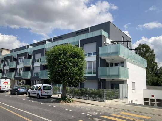 Top-Penthouse-Wohnung mit großer Dachterrasse, Einbaumöbeln und Tiefgarage in Erkelenz-Zentrum