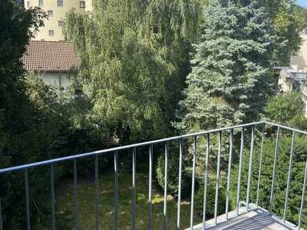 Schöne helle Single-Wohnung mit Balkon