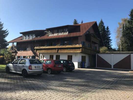 Gepflegte 4-1/2 Zimmer-Erdgeschosswohnung mit Garten & Terrasse in Oberreute