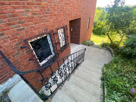 Geschmackvolle, modernisierte 3-Raum-Wohnung mit Balkon und Gartennutzung in Lohmar