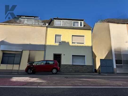 Vielseitiges Zweifamilienhaus mit attraktiver Rendite – modernisiert, vermietet, viele Optionen!