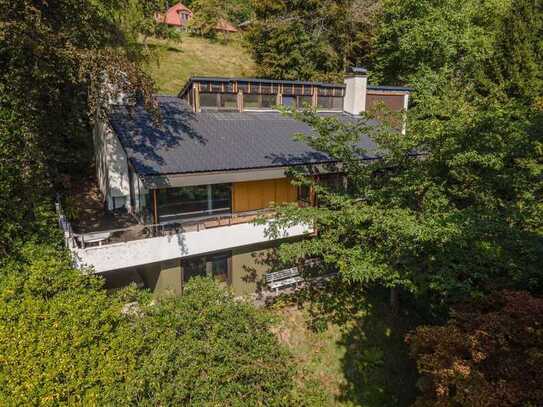 Wohnhaus mit besonderer architektonischen Note in Aussichtslage im Schwarzwald