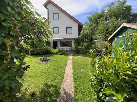 Reihendendhaus mit herrlichem Garten in Freiburg - Hochdorf