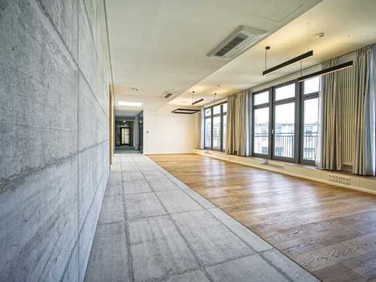 21,00 EUR/m² - Vollausgestattetes Büroloft im DG in Berlin-Südkreuz - teilbar ab ca. 750 m²