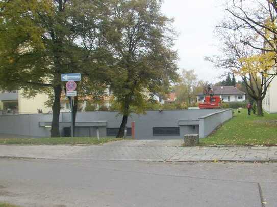 Tiefgaragen-BOX (K E I N E Duplex) in Bogenhausen, bei Engelschalkingerstraße