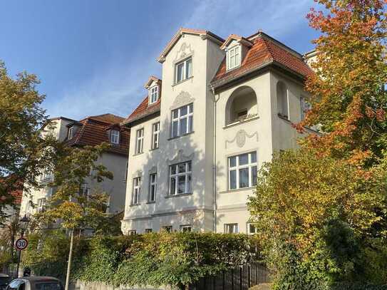 Möblierte helle Wohnung mit Gartenblick