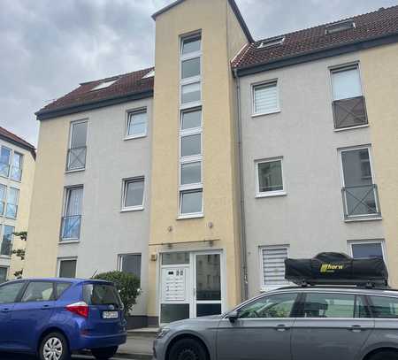 Helle und freundliche 2 Raumwohnung im 2. OG mit Balkon undStellplatz