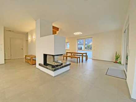 6966 - Exklusive, neuwertige Maisonette-Wohnung mit hochwertiger EBK, Kaminofen und gr. Terrasse!