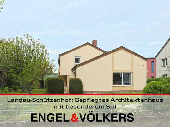 Landau-Schützenhof: Gepflegtes Architektenhaus mit besonderem Stil