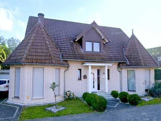 Modernes, großzügiges Einfamilienhaus mit ca. 300 m² WNF, Garage und Garten in Kerpen Sindorf