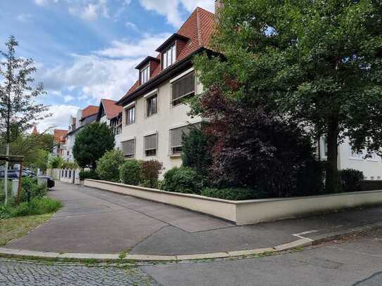 Sonnendurchflutete 2-Zimmer-Wohnung im Philosophenviertel