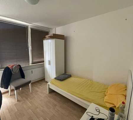 Stilvolle 1-Raum-Wohnung mit Balkon und Einbauküche in Kaiserslautern