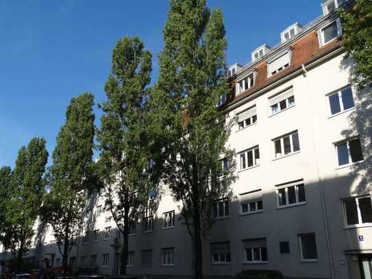 Großzügige 3 Zimmer-Altbau-Wohnung Schumannstraße, Bogenhausen