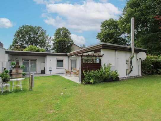 Energetisch modernisierter Bungalow mit tollem Garten und Garage - wohnen auf einer Ebene!