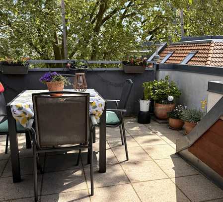 Ganz oben: Dachterrasse und 4 Zimmer Nähe Steglitzer Rathaus!