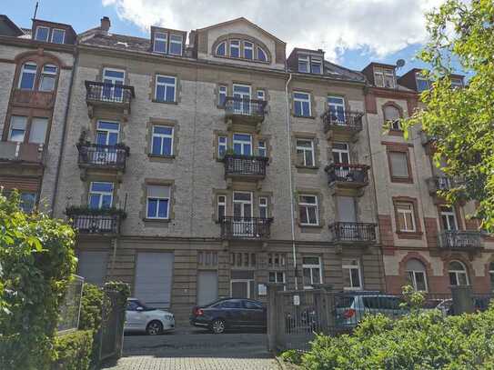 Möblierte 2 ZKB in top Altbau, EBK, Kamin, Balkon - nahe Uniklinik