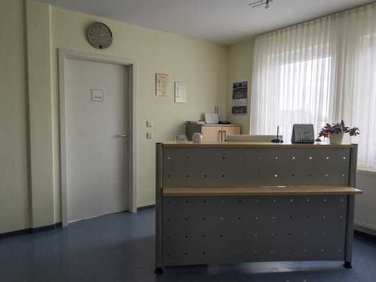 Abzugeben: Physiotherapiepraxis in 53359 Rheinbach.
