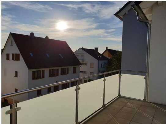 Exklusive, neuwertige 4-Zimmer-Wohnung mit Balkon und Einbauküche in Erlenbach