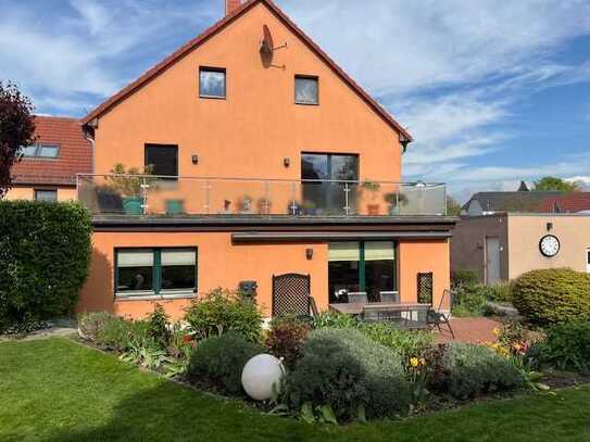 Exklusive Familienwohnung auf zwei Ebenen in idyllischer Lage von Ullersdorf I Terrasse + Garten