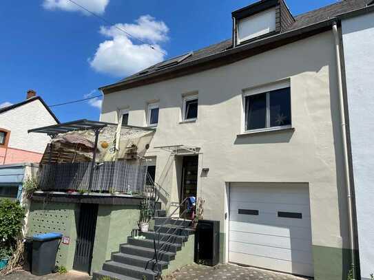 Föhren - Gepflegtes Einfamilienhaus mit Terrasse, Garage und neuer Pelletheizung
